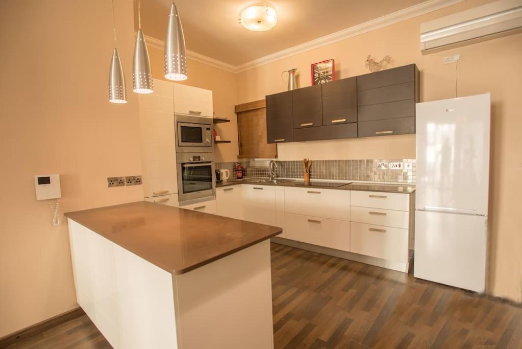 Bugibba Square Seaview 3 Bedroom Apartment St. Paul's Bay Exterior foto
